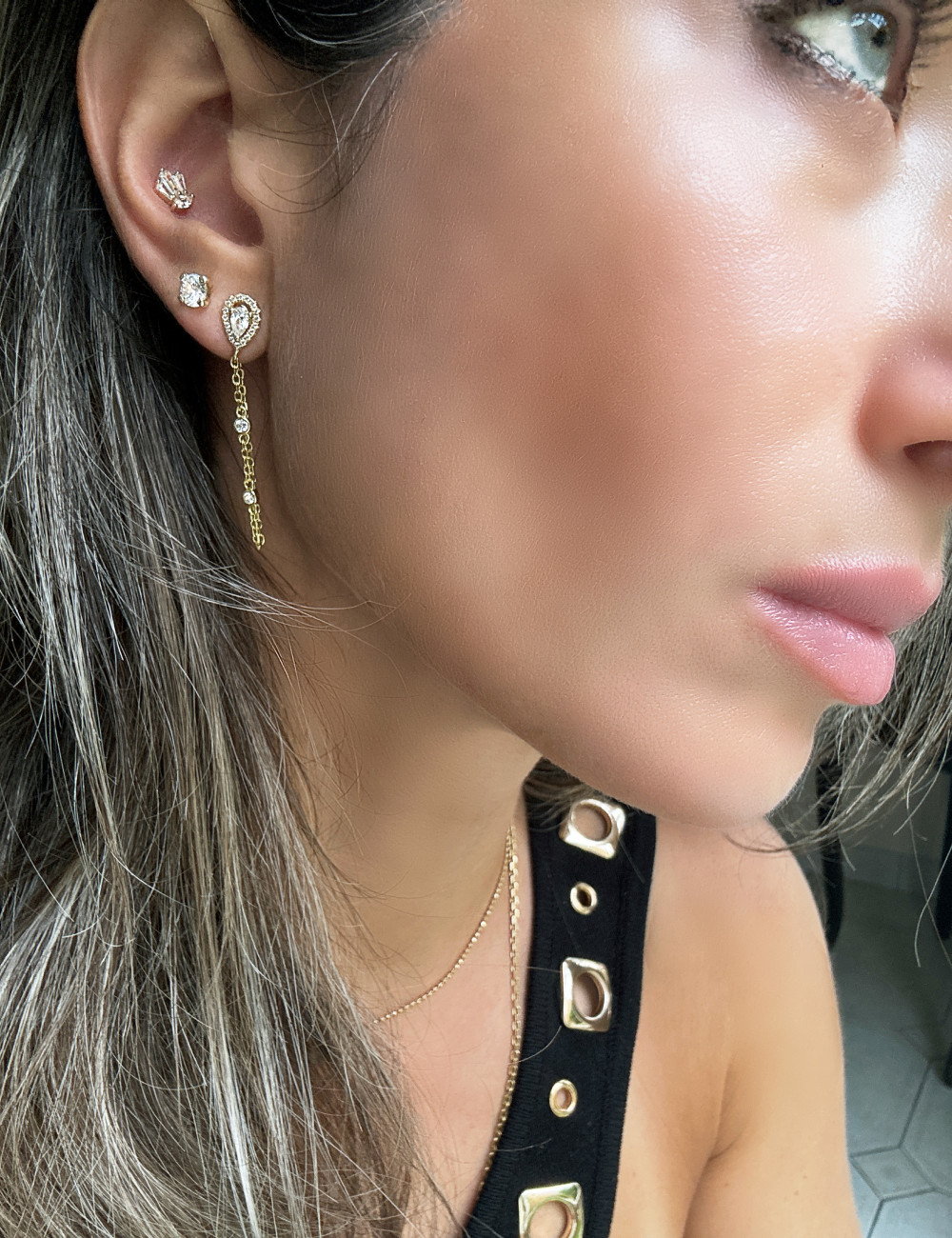 Shop The Look:  Boucles d'oreilles femmes en or Fin 18 Carats. Clous d'oreilles, et boucles pendantes